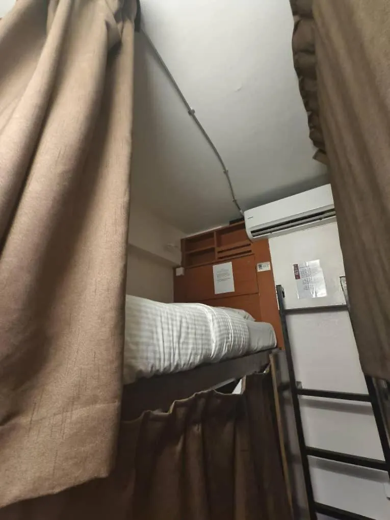Red Inn Court George Town Albergue