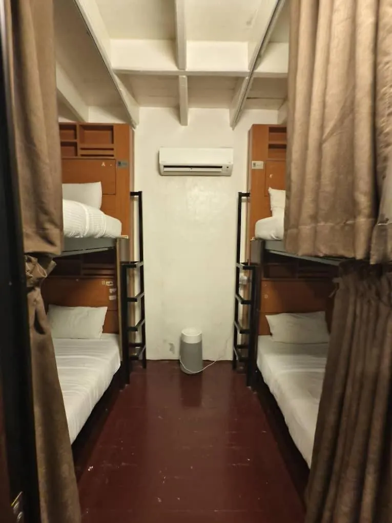Hostal Red Inn Court George Town