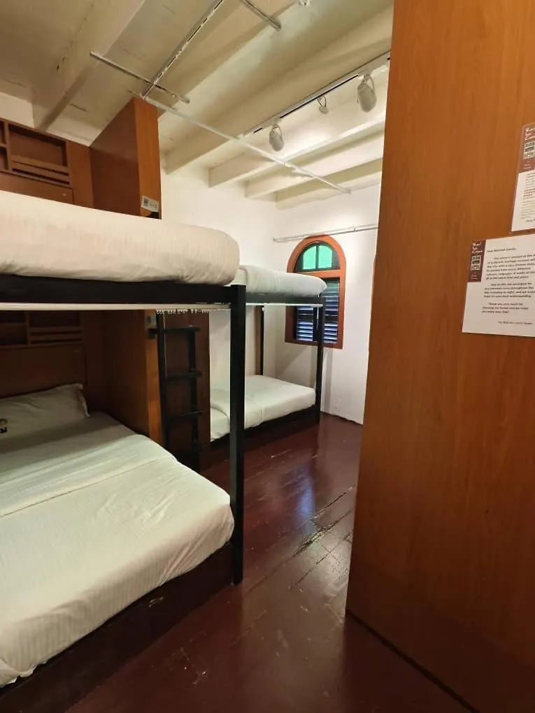 Red Inn Court George Town Albergue