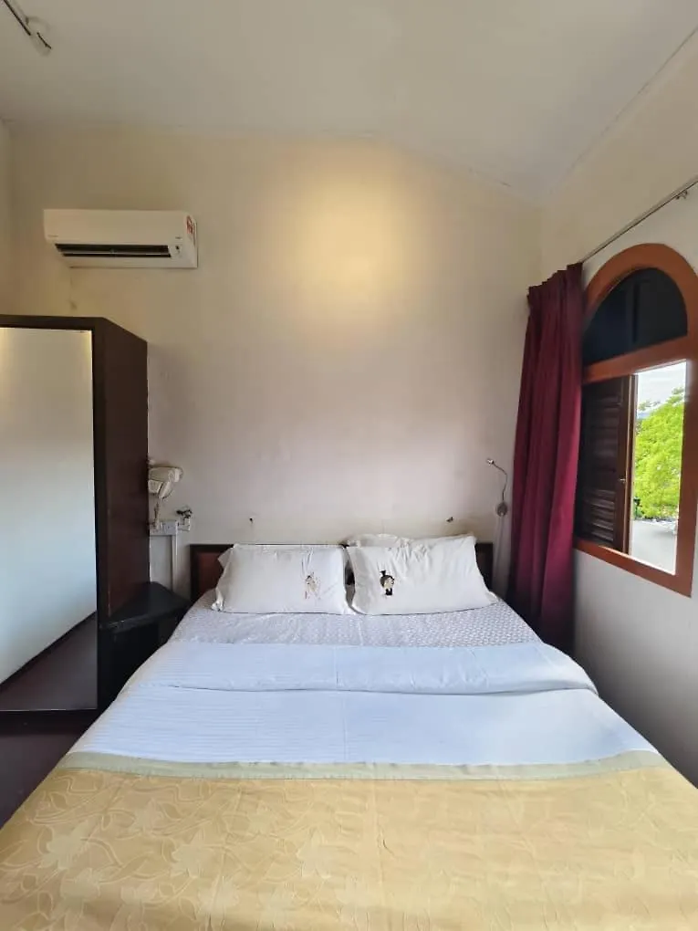 Red Inn Court George Town