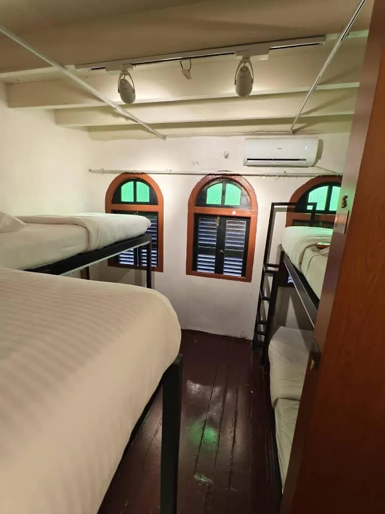 Red Inn Court George Town Hostal